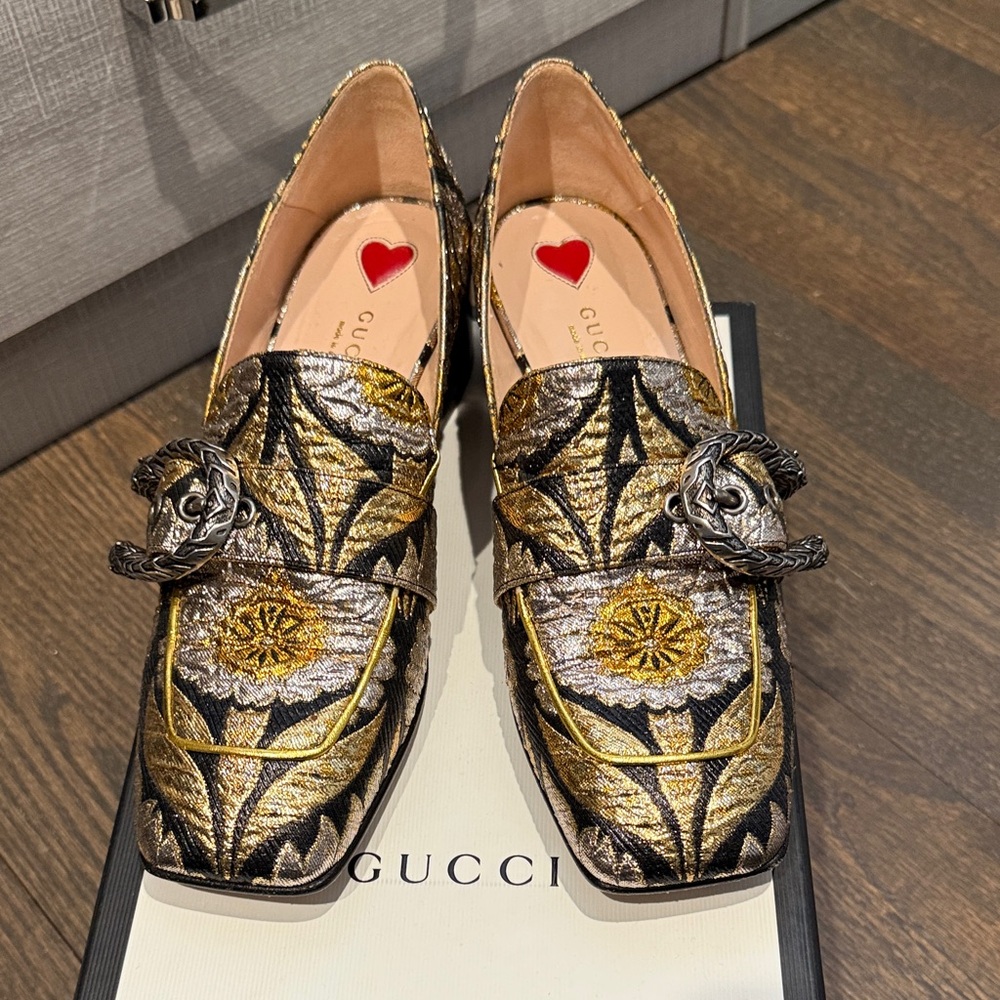 Gucci Women's Metallic Gold and Black Flats